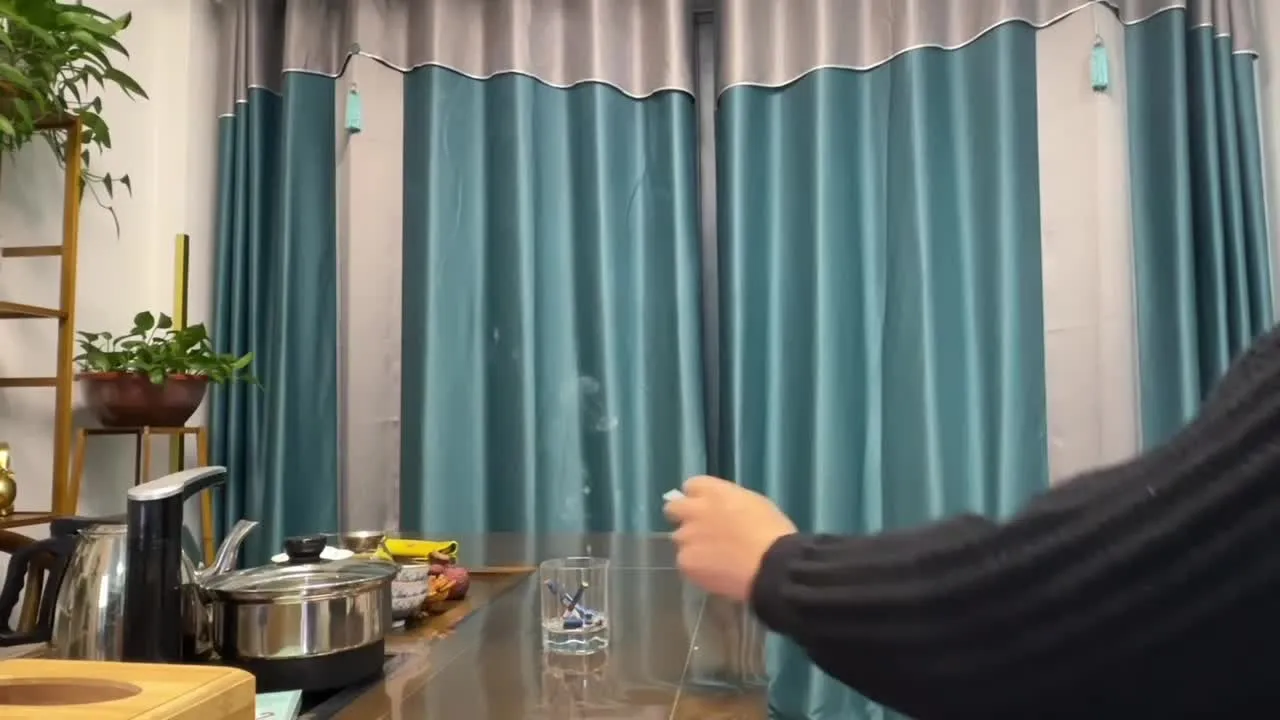 Qingshen Cha'o: Big Breasted Tea Girl's Lewd Sales Techniques